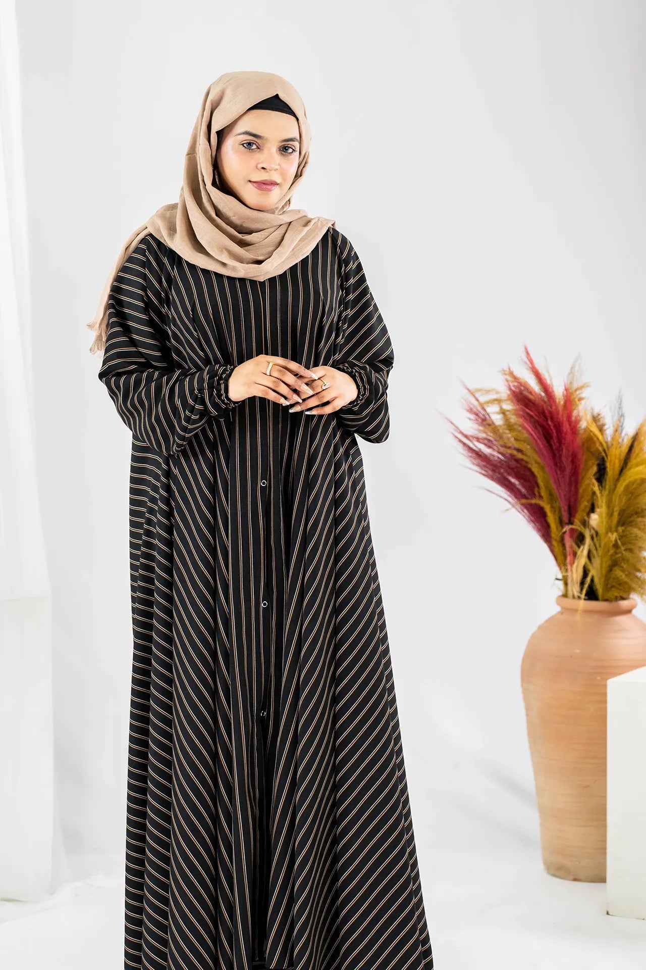 Zara - Noir Lines Pattern Abaya