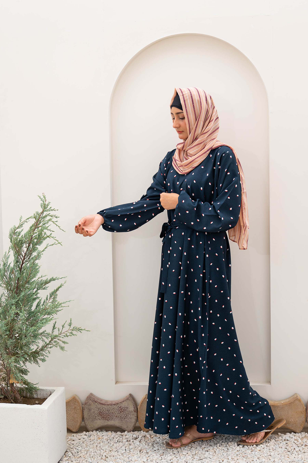 Wavey Dots Printed Maxi Abaya - Blue