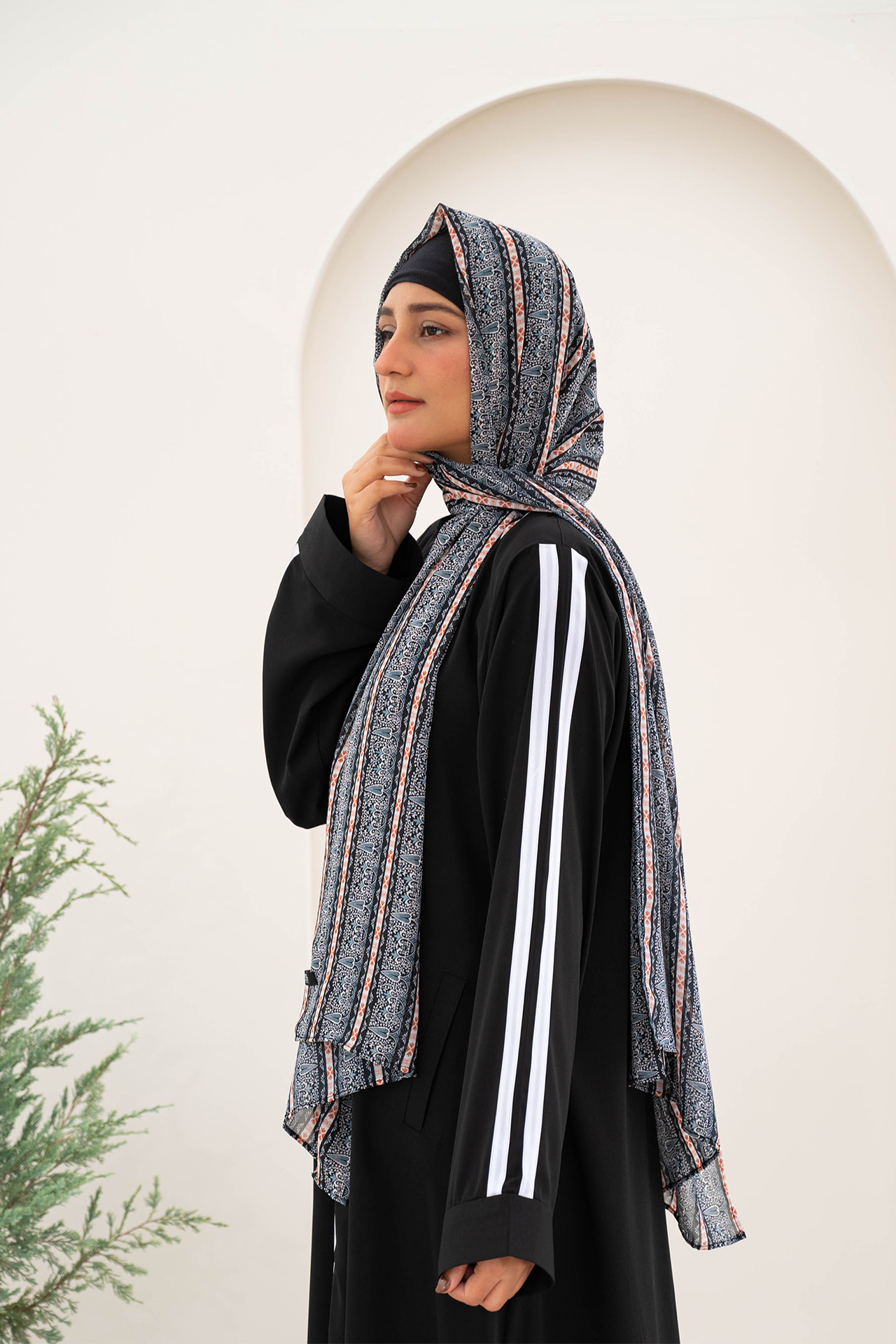 Striped Zipper Abaya - Black
