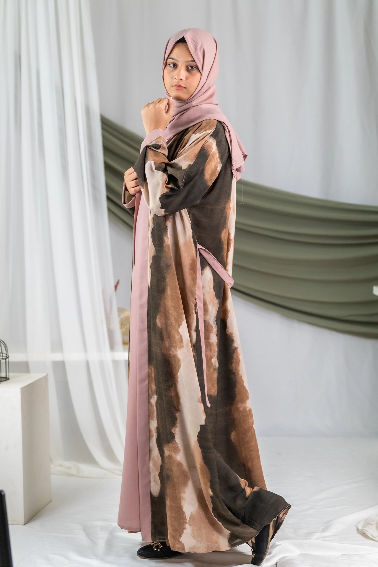 Bahaar 2.0 - Brown Tie and Dye Printed Flapped