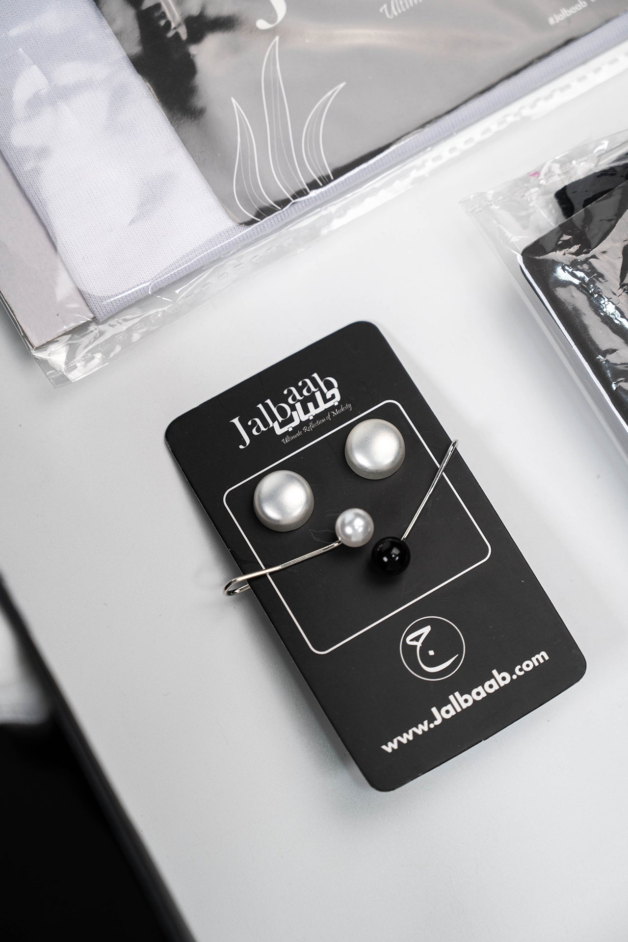 Octa Mixed Box - Black & White
