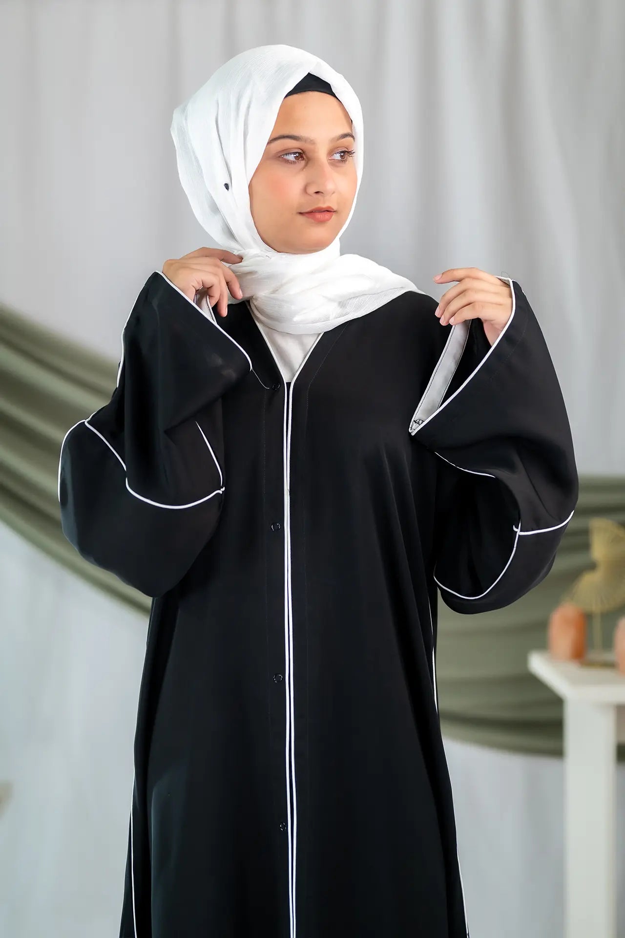 Rasm - Black Pippin Abaya