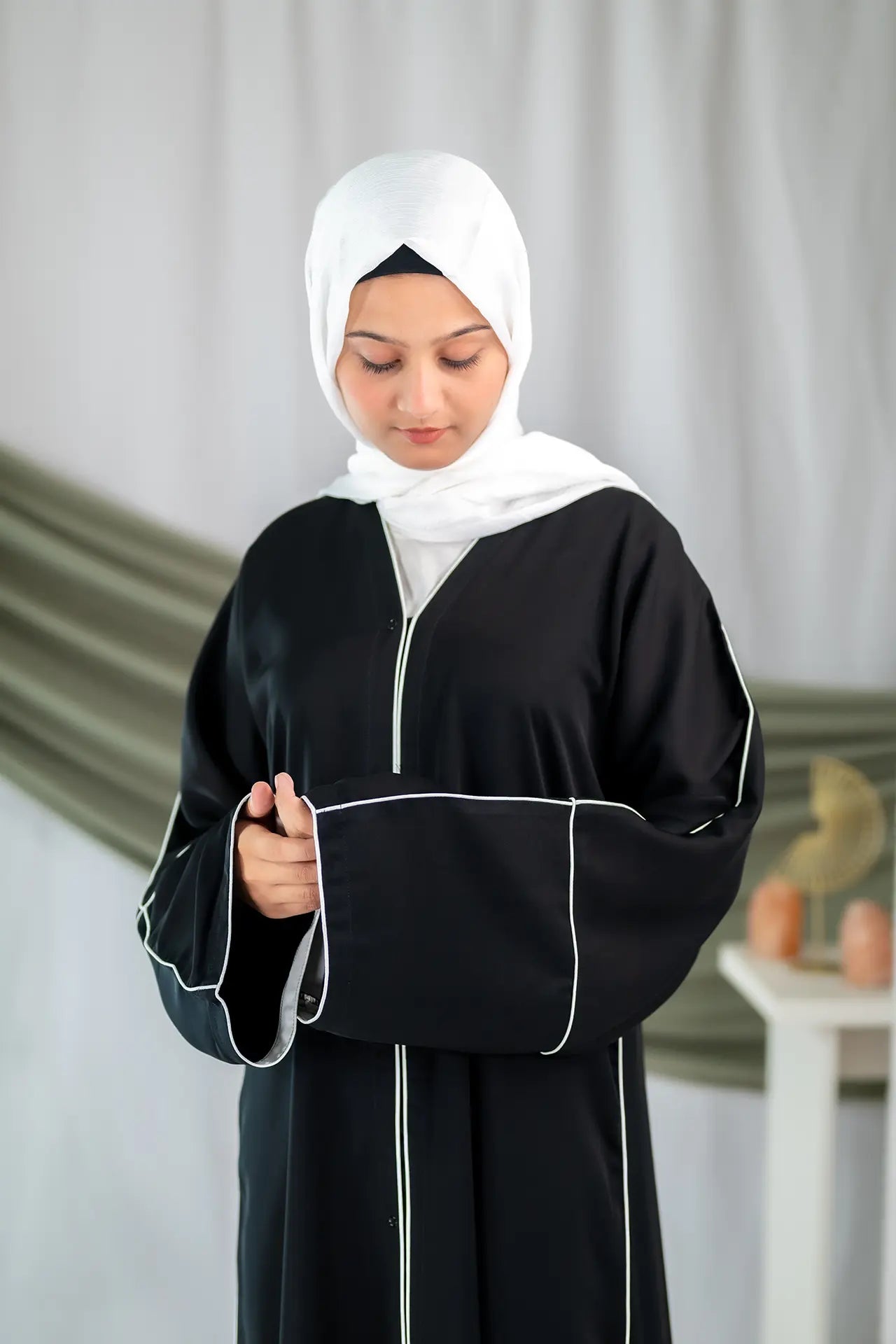 Rasm - Black Pippin Abaya
