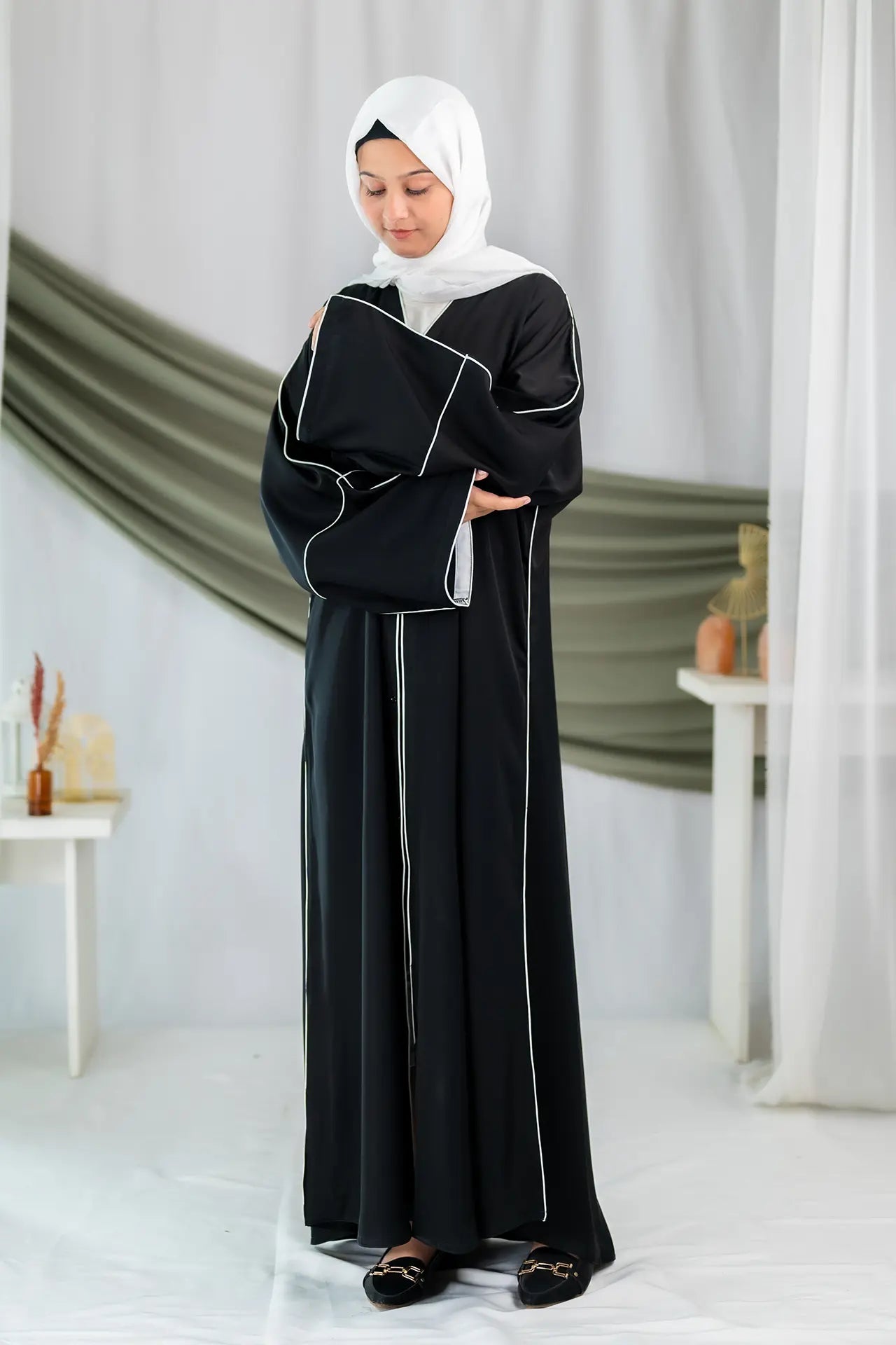 Rasm - Black Pippin Abaya