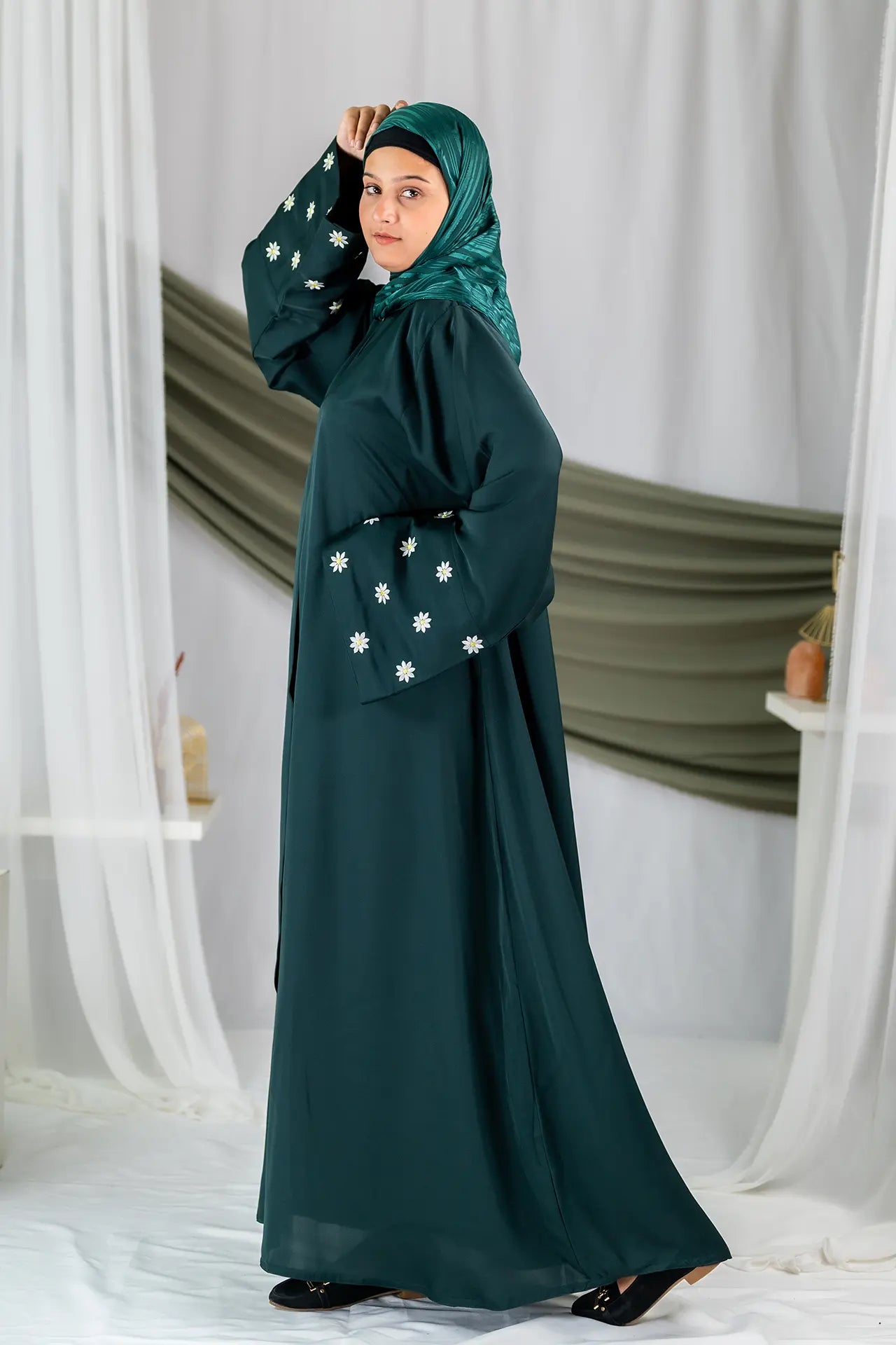 Samar - Sea Green White Embroidery Abaya