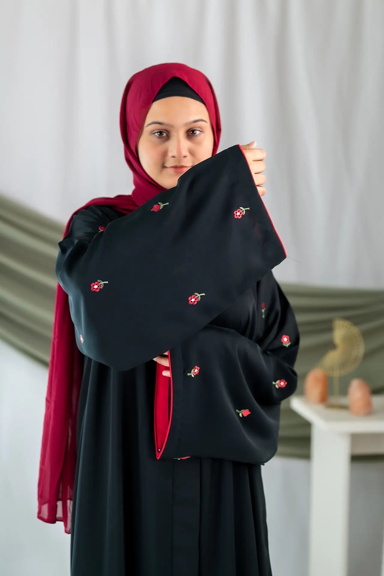Wardha - Black Red Flower Embroidery Abaya