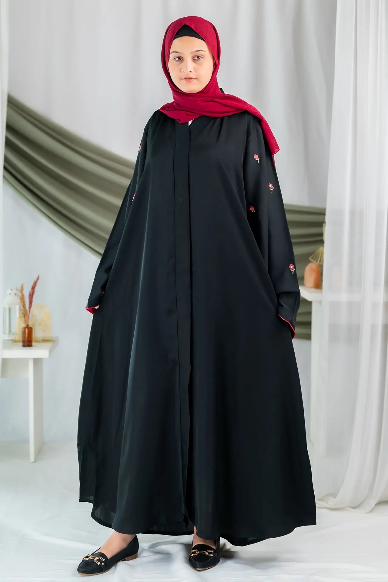 Wardha - Black Red Flower Embroidery Abaya