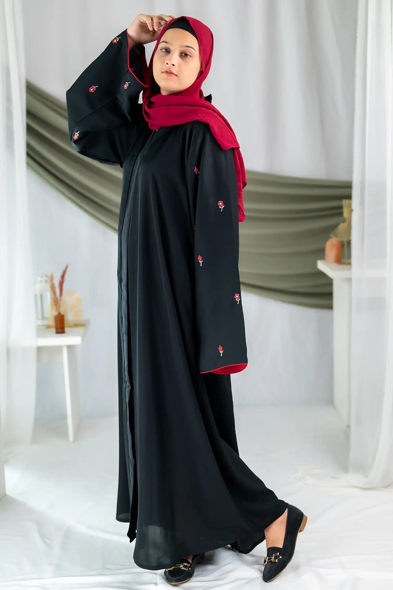 Wardha - Black Red Flower Embroidery Abaya